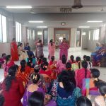 थेट मंदिरातच घेतले मासिक पाळी विषयीचे चर्चा सत्र :